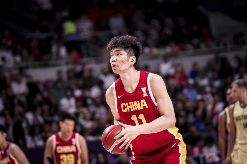 余嘉豪：中国篮球需要跟着世界篮球潮流去走，这条路还很长